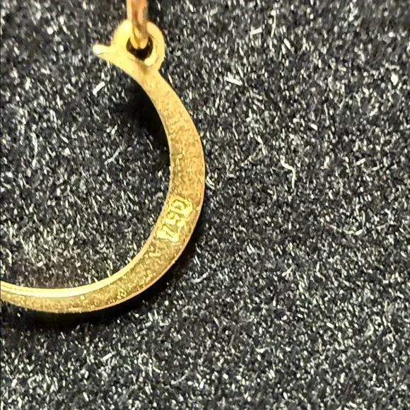 18k Solid Gold Crescent Moon Pendant Necklace - Women Jewelry - Picture 11 of 14